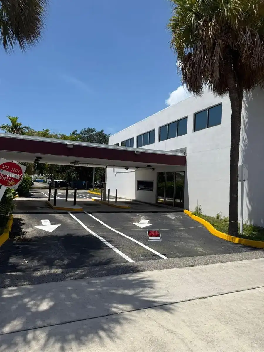 2434 Hollywood Blvd, Hollywood FL 33020 photo 4