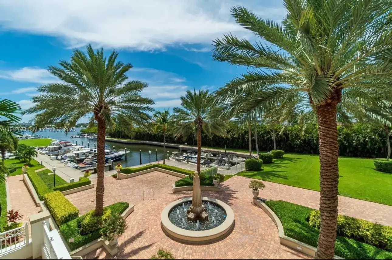 236 Moorings Dr # 236, Lantana FL 33462 photo 3