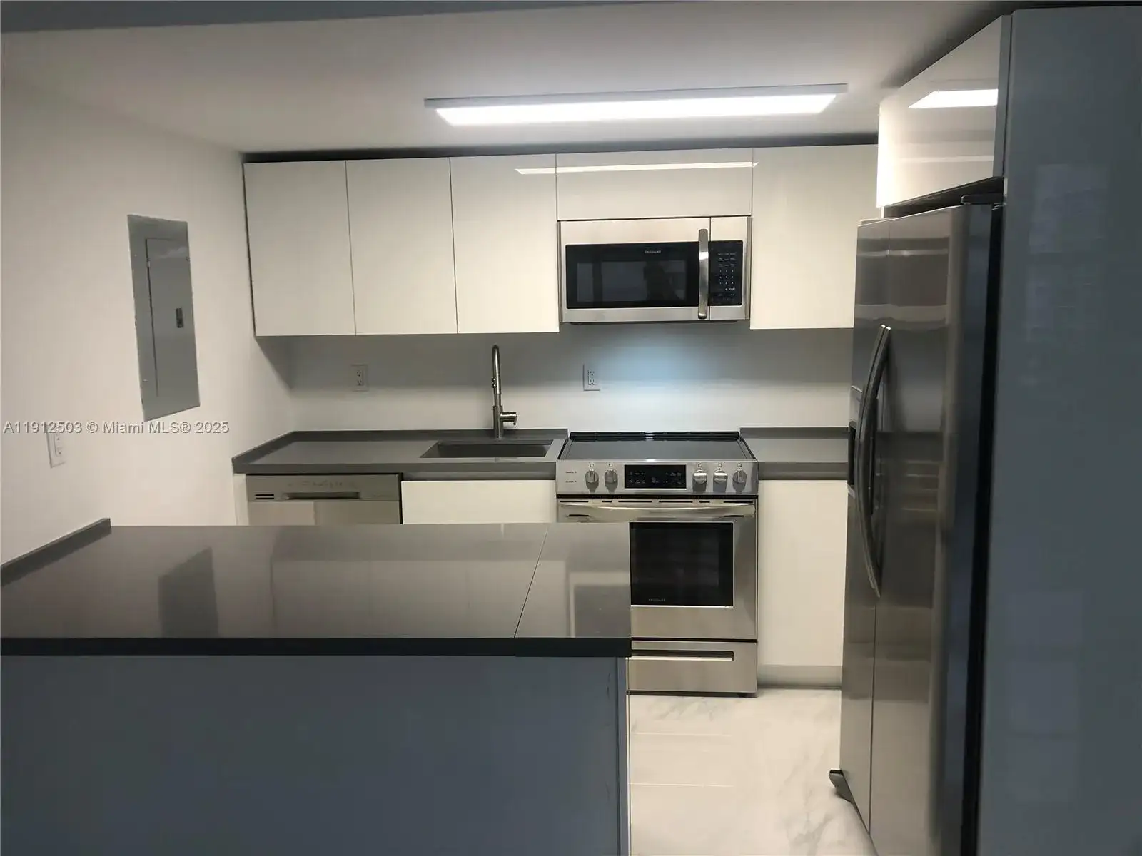 1440 Brickell Bay Dr # 709, Miami FL 33131 photo 2