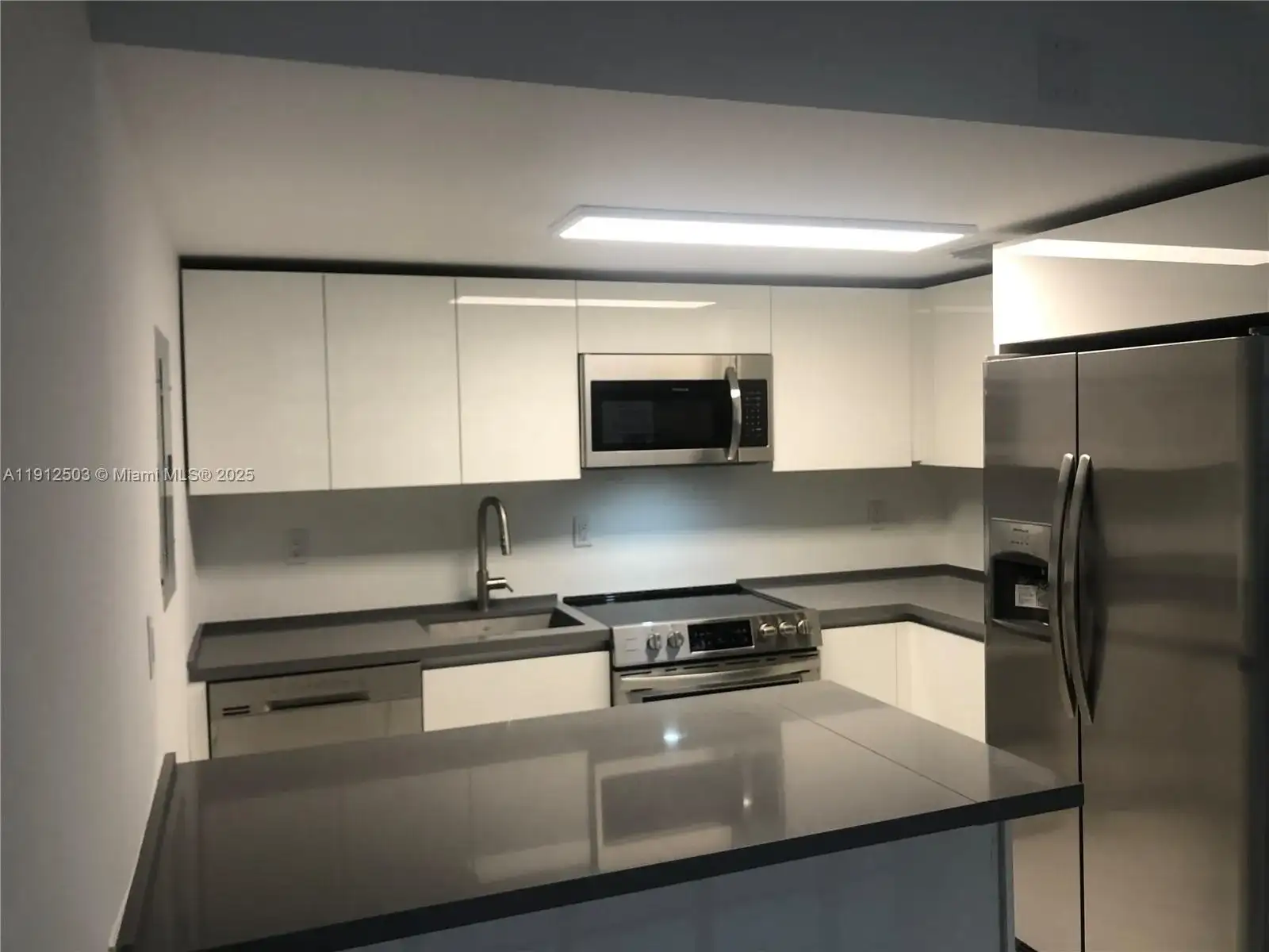 1440 Brickell Bay Dr # 709, Miami FL 33131 photo 3