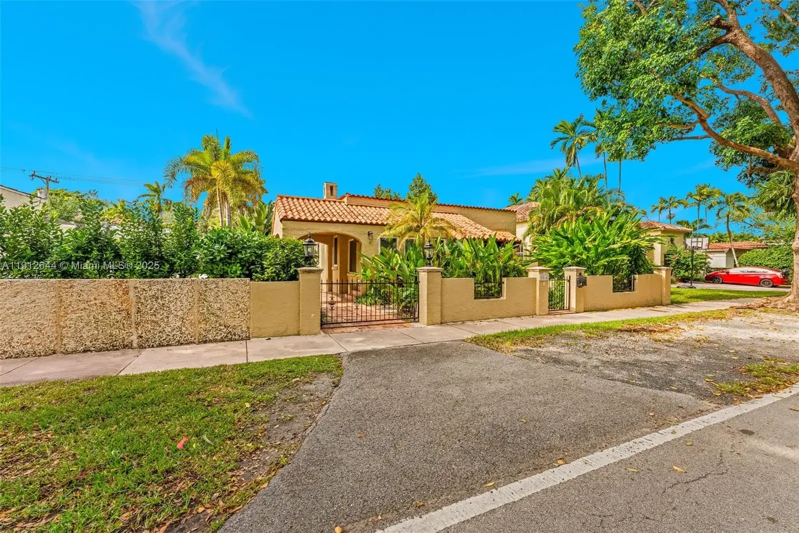 1514 Capri St, Coral Gables FL 33134 photo 2