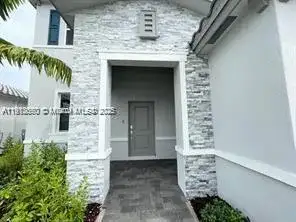 2647 SE 8th Ct, Homestead FL 33035 photo 2