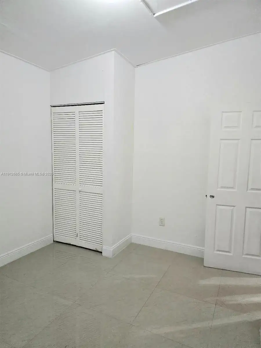 3621 SW 47th Ave, West Park FL 33023 photo 4