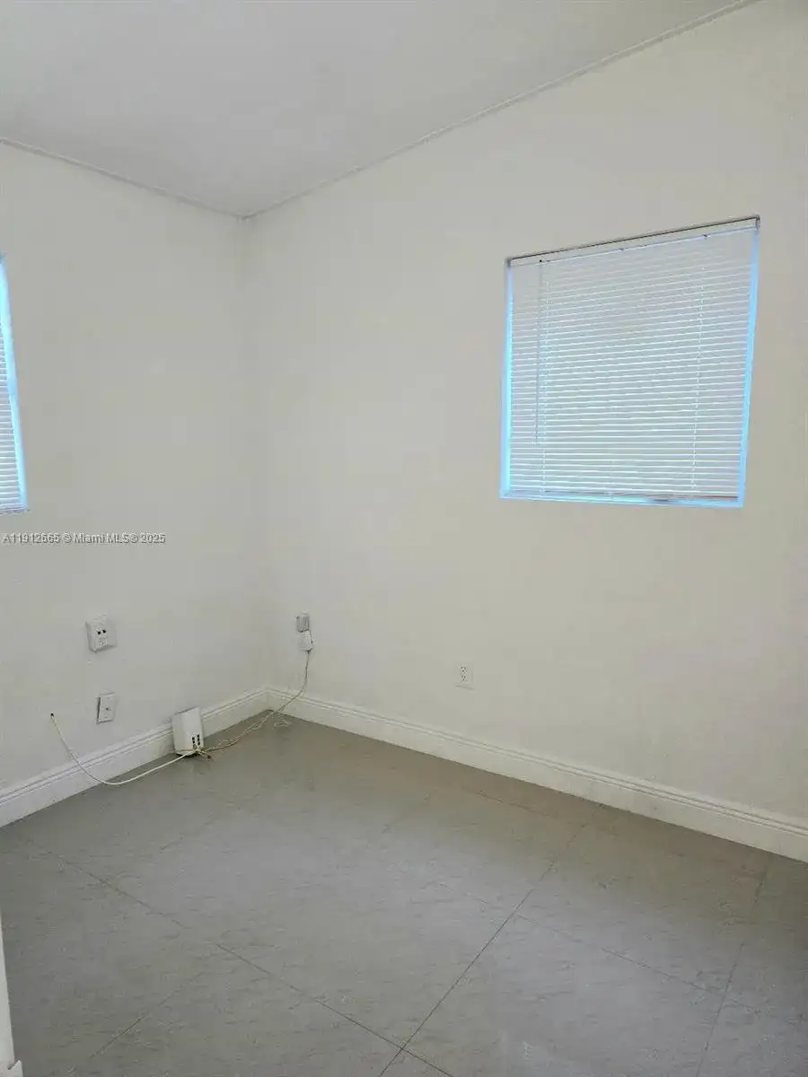 3621 SW 47th Ave, West Park FL 33023 photo 5