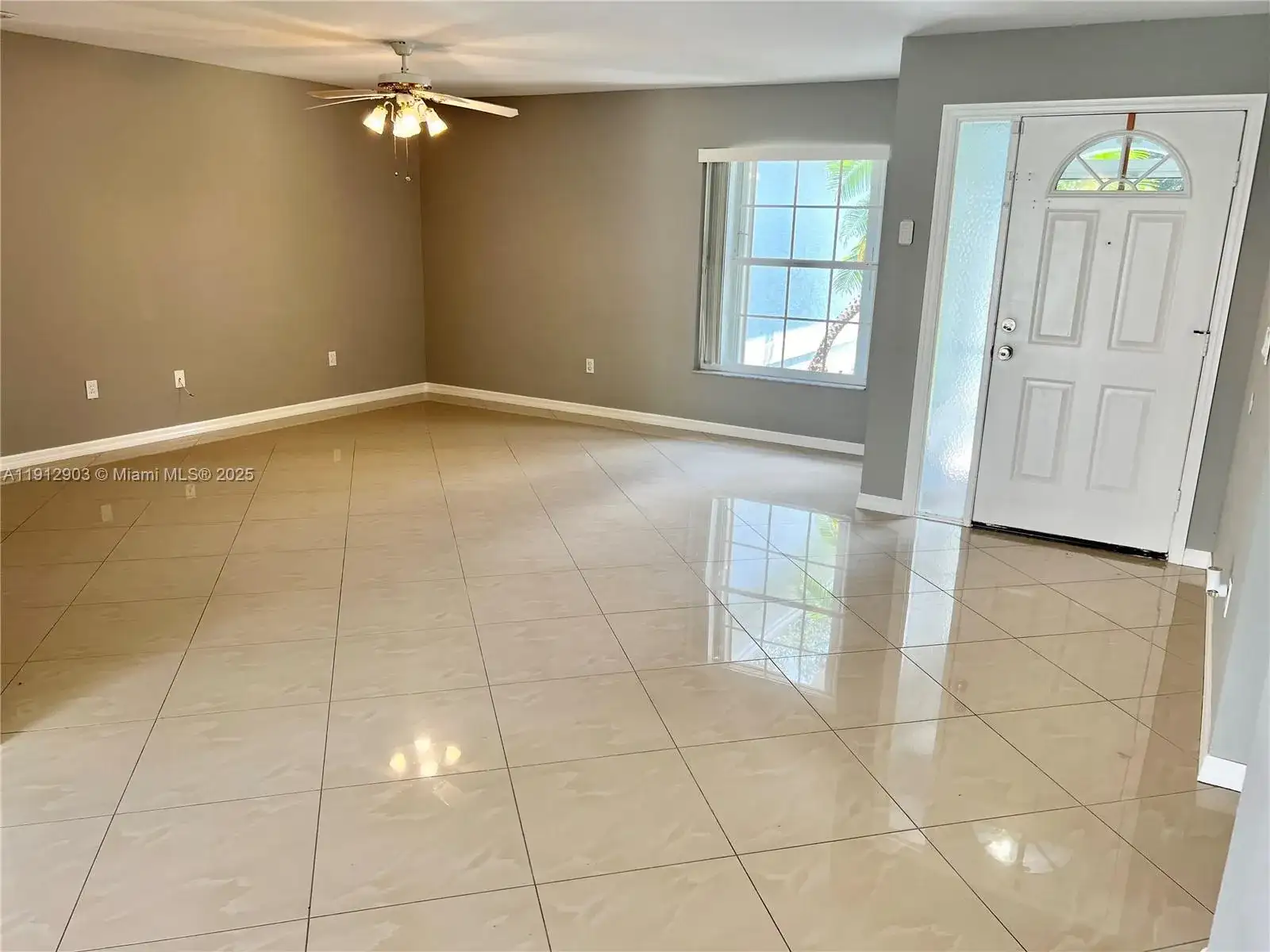 15561 Spring Line Ln, Fort Myers FL 33905 photo 2