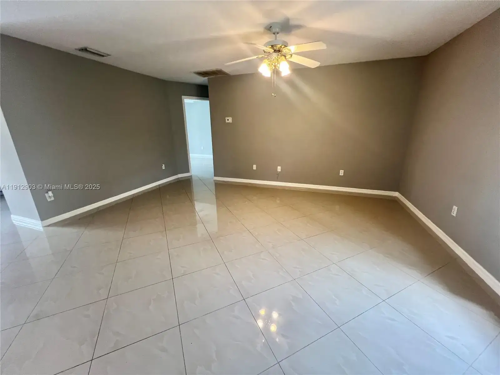 15561 Spring Line Ln, Fort Myers FL 33905 photo 4