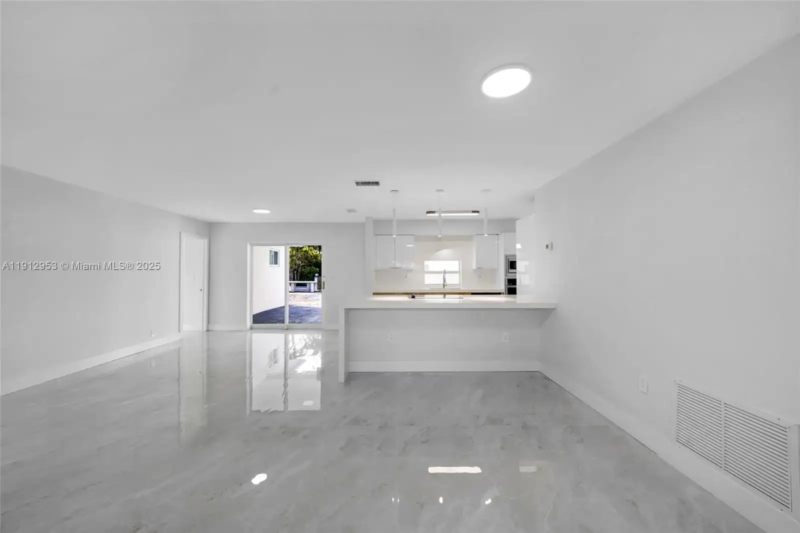4500 Monroe St, Hollywood FL 33021 photo 4