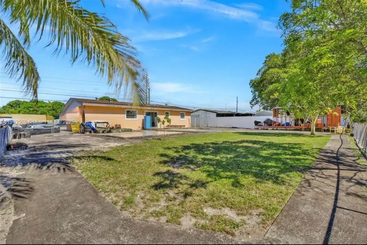 17210 NW 47th Ave, Miami Gardens FL 33055 photo 4