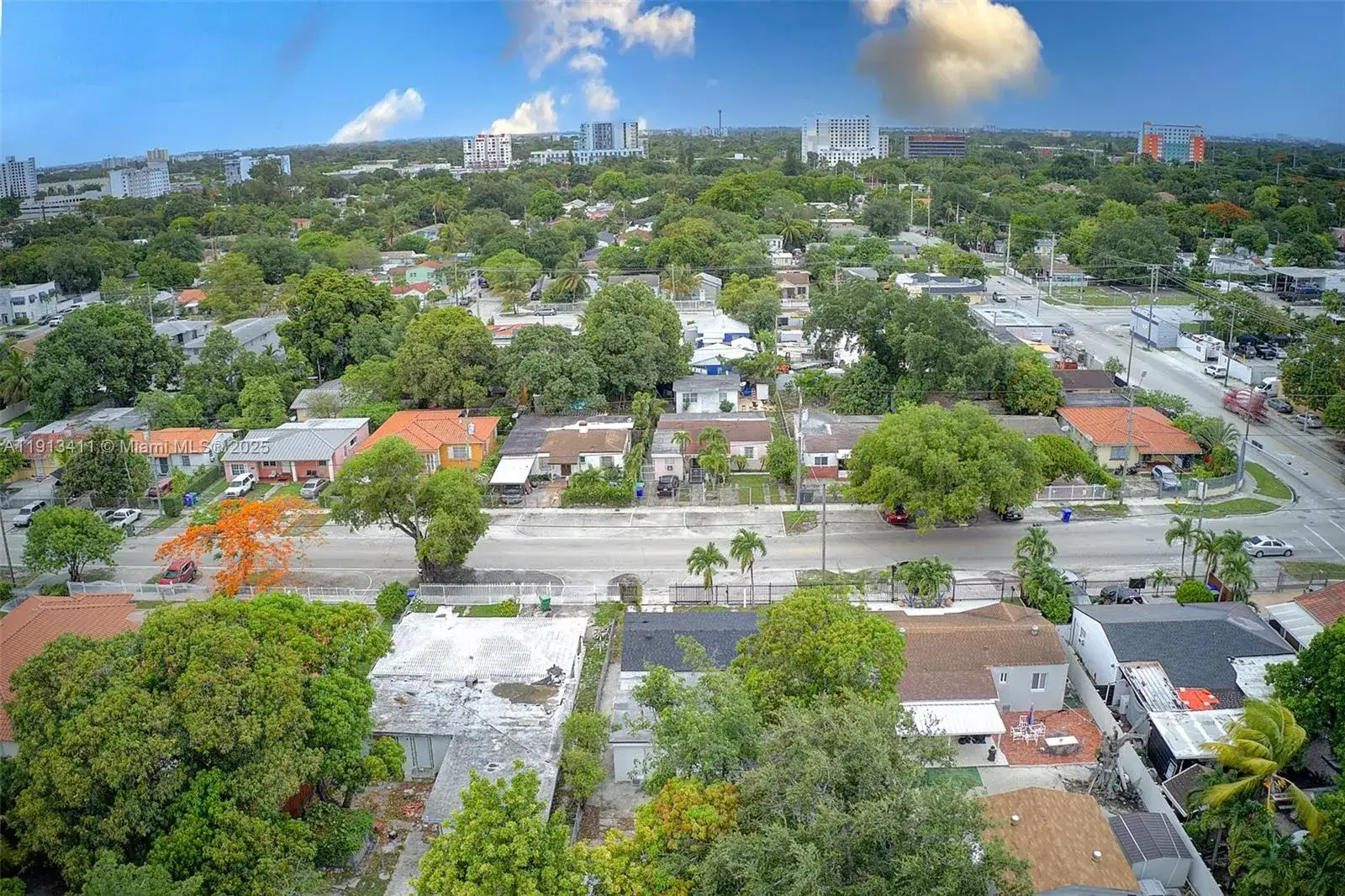 1426 NW 28th St, Miami FL 33142 photo 3