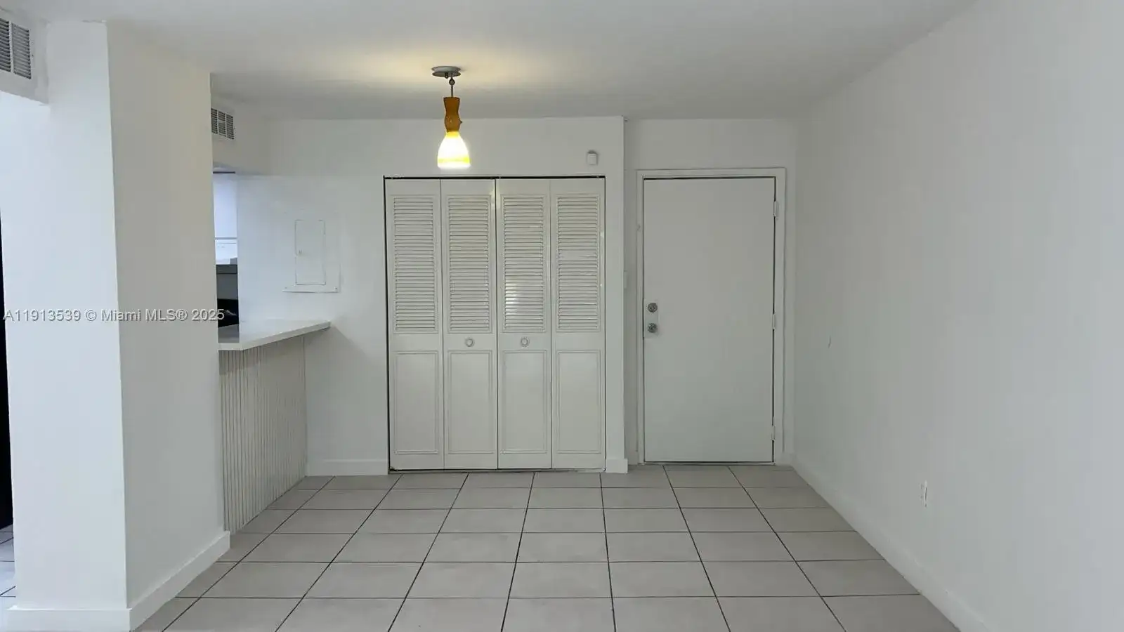 8860 Fontainebleau Blvd # 403, Miami FL 33172 photo 2