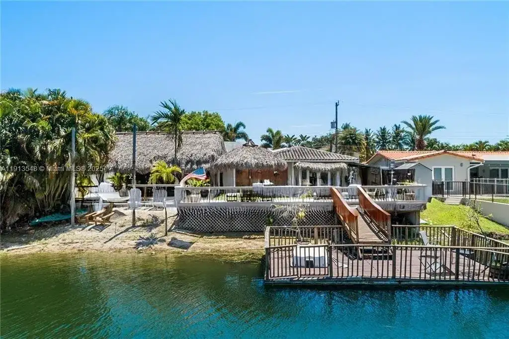 21280 NE 23rd Ave, Miami FL 33180 photo 3
