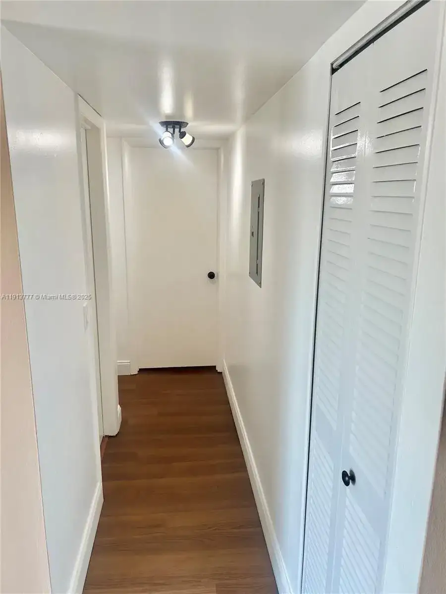 1051 SW 1st St # 404, Miami FL 33130 photo 4