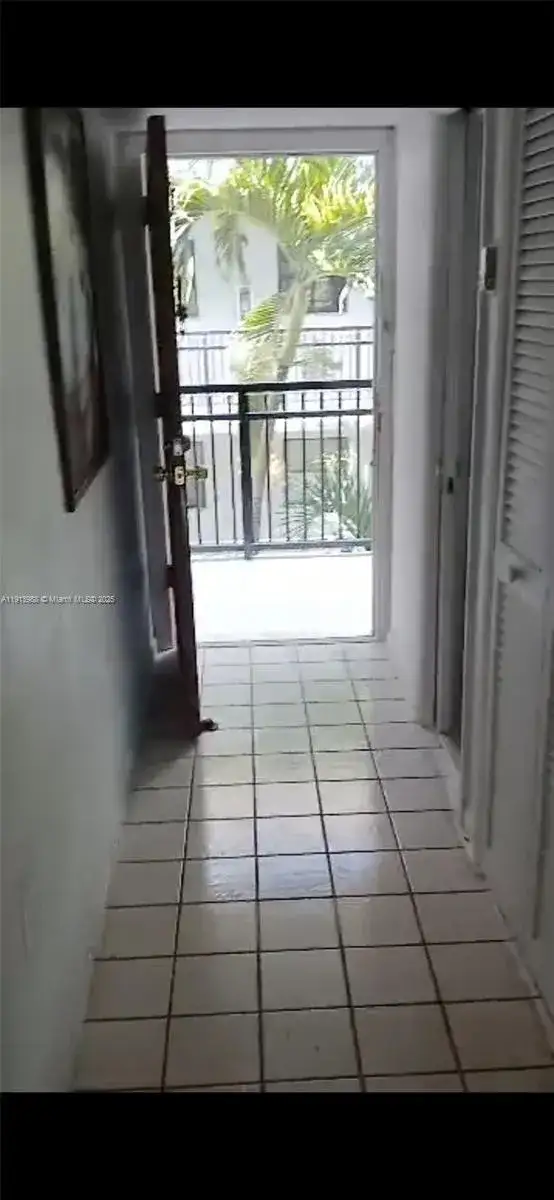 650 NE 149th St # 401A, Miami FL 33161 photo 4