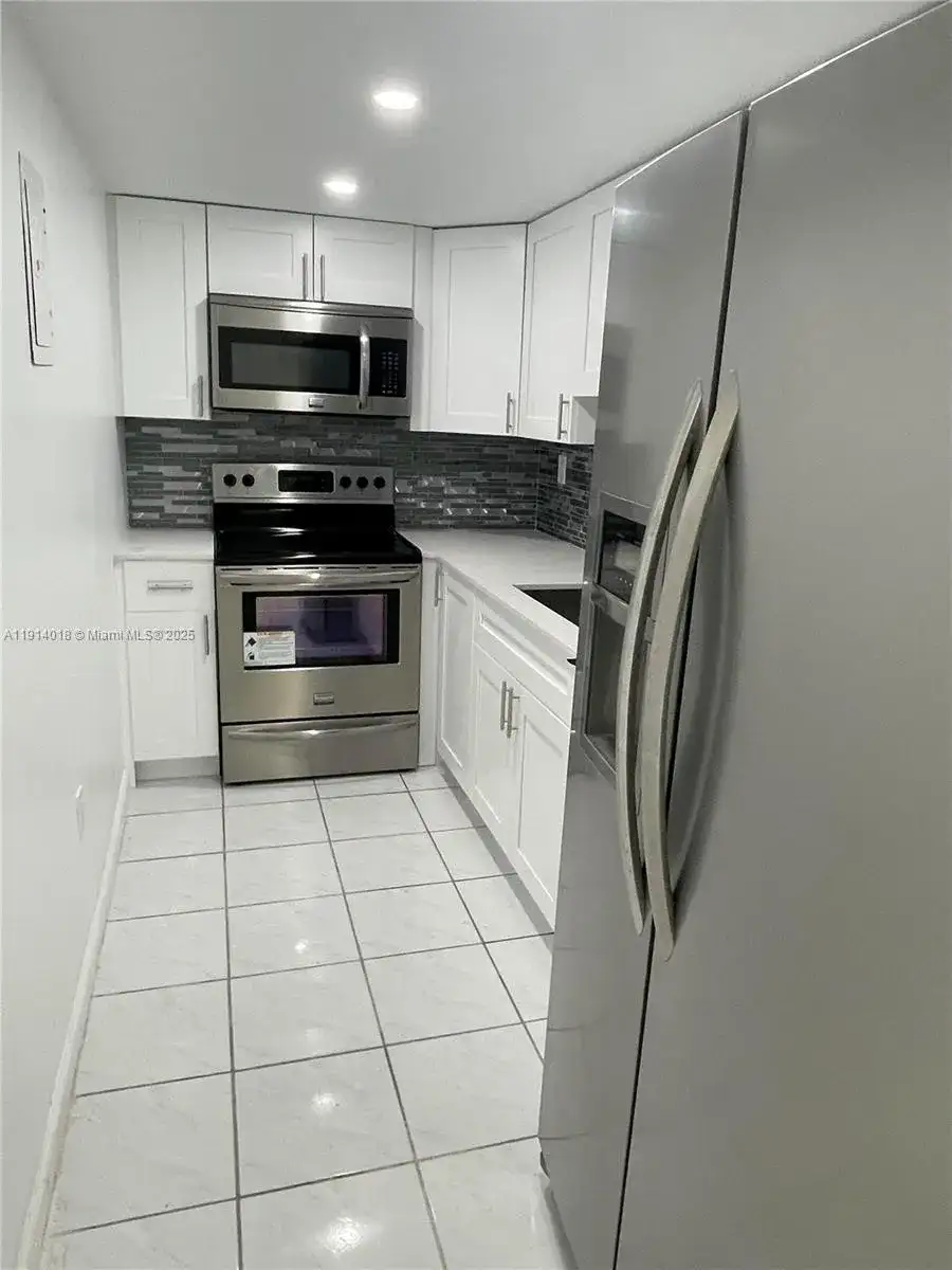 4719 NW 7th St # 11, Miami FL 33126 photo 4