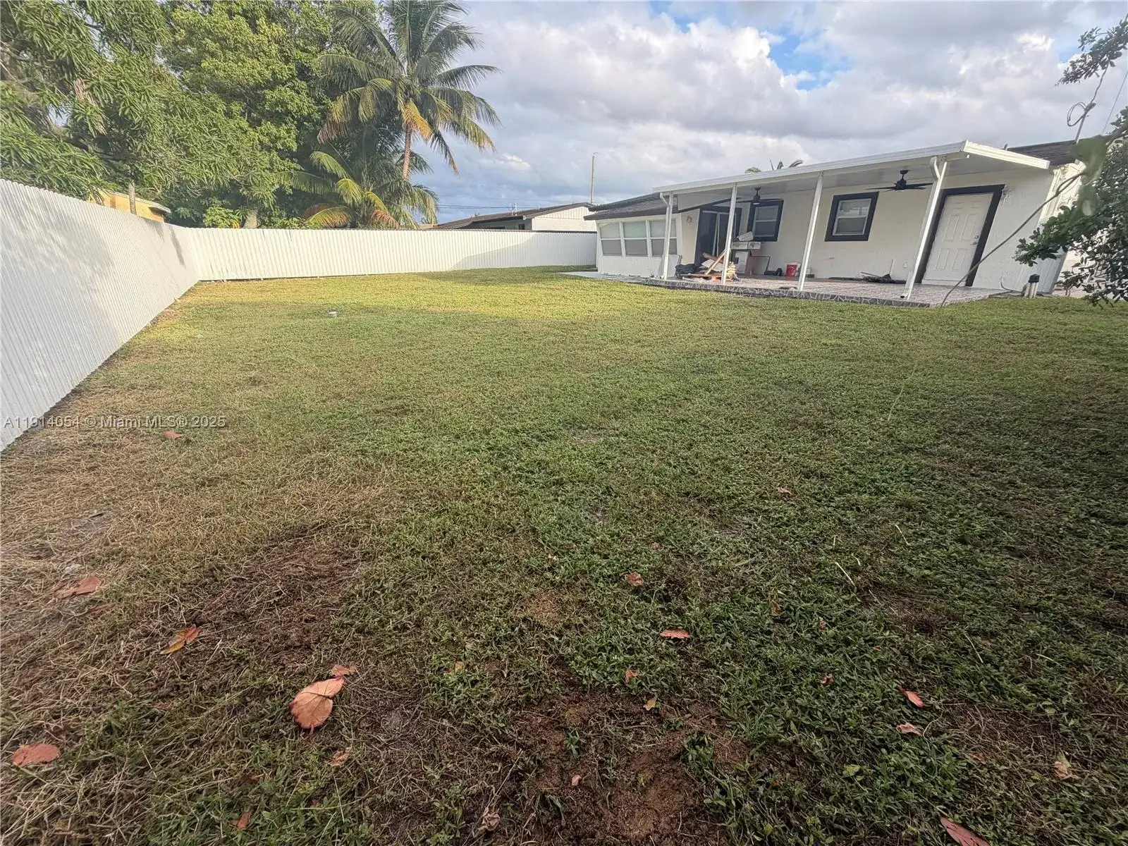 1311 NW 176th Ter, Miami Gardens FL 33169 photo 4