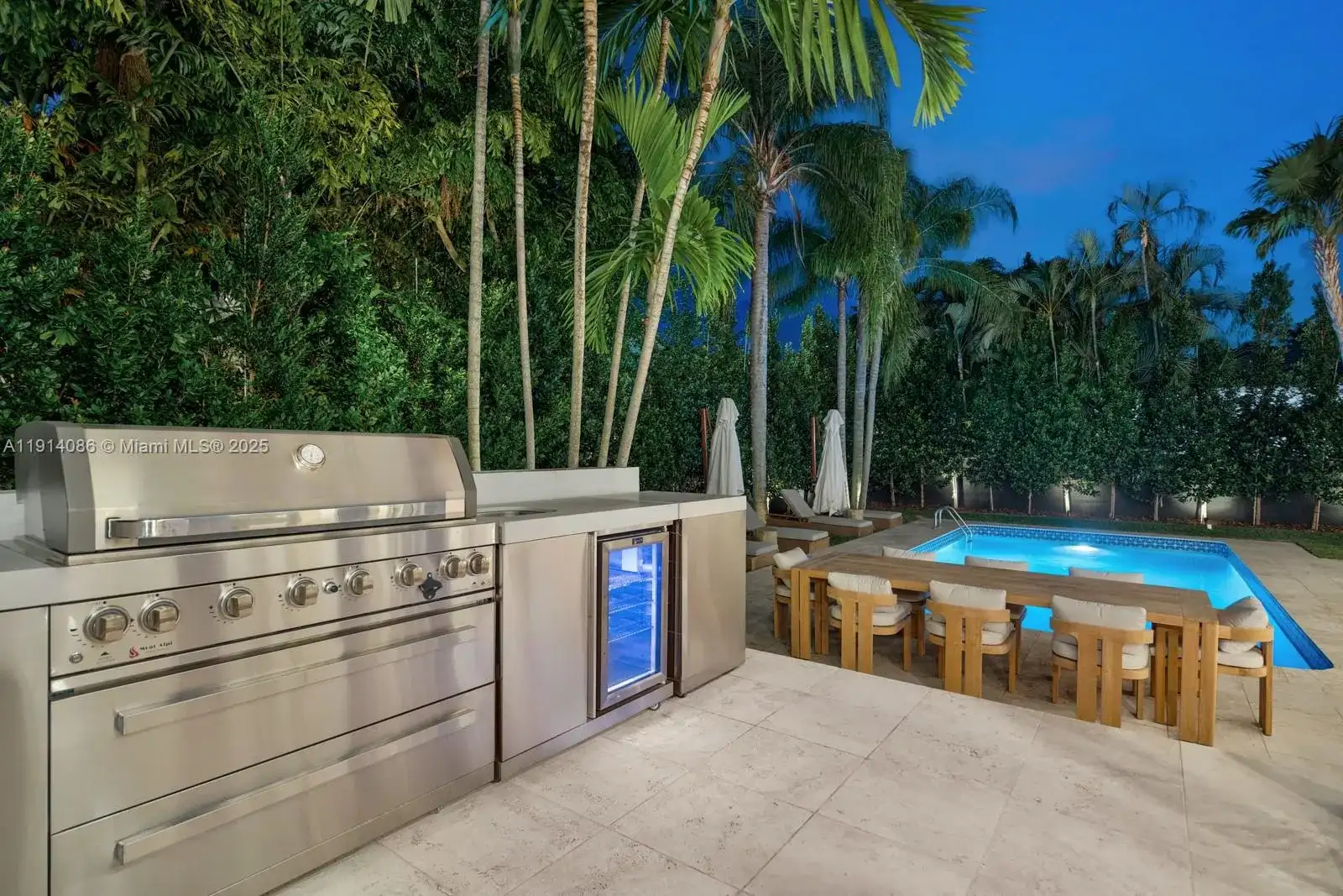 7155 E Lago Dr, Coral Gables FL 33143 photo 5