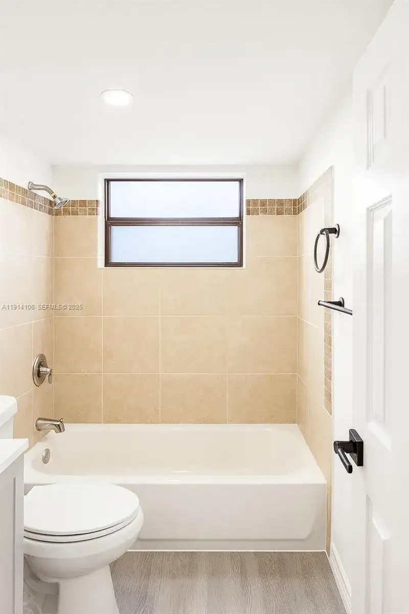 417 NW 2nd Ave # 9, Hallandale Beach FL 33009 photo 4