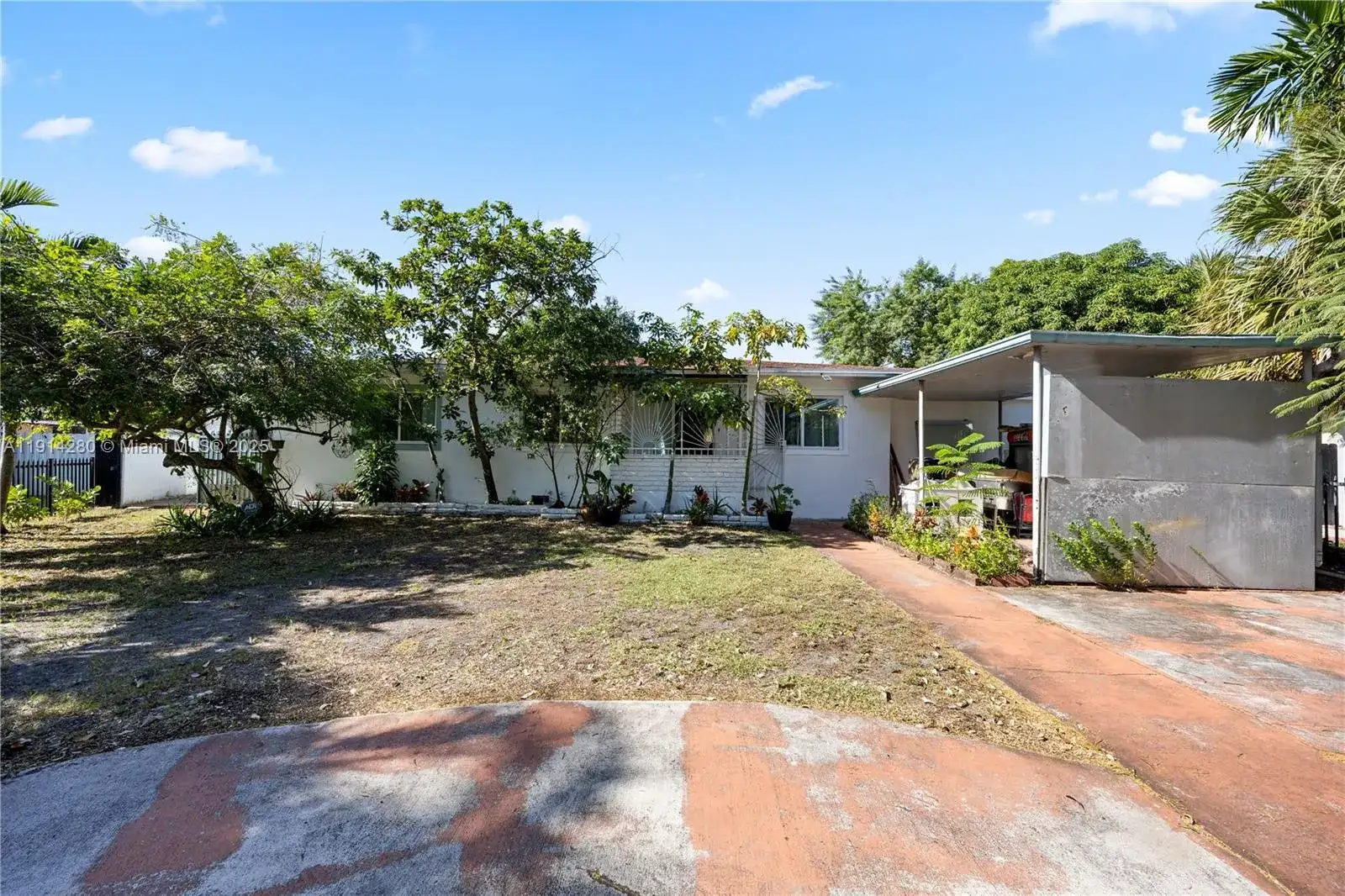 16050 NE 8th Ct, North Miami Beach FL 33162 photo 2