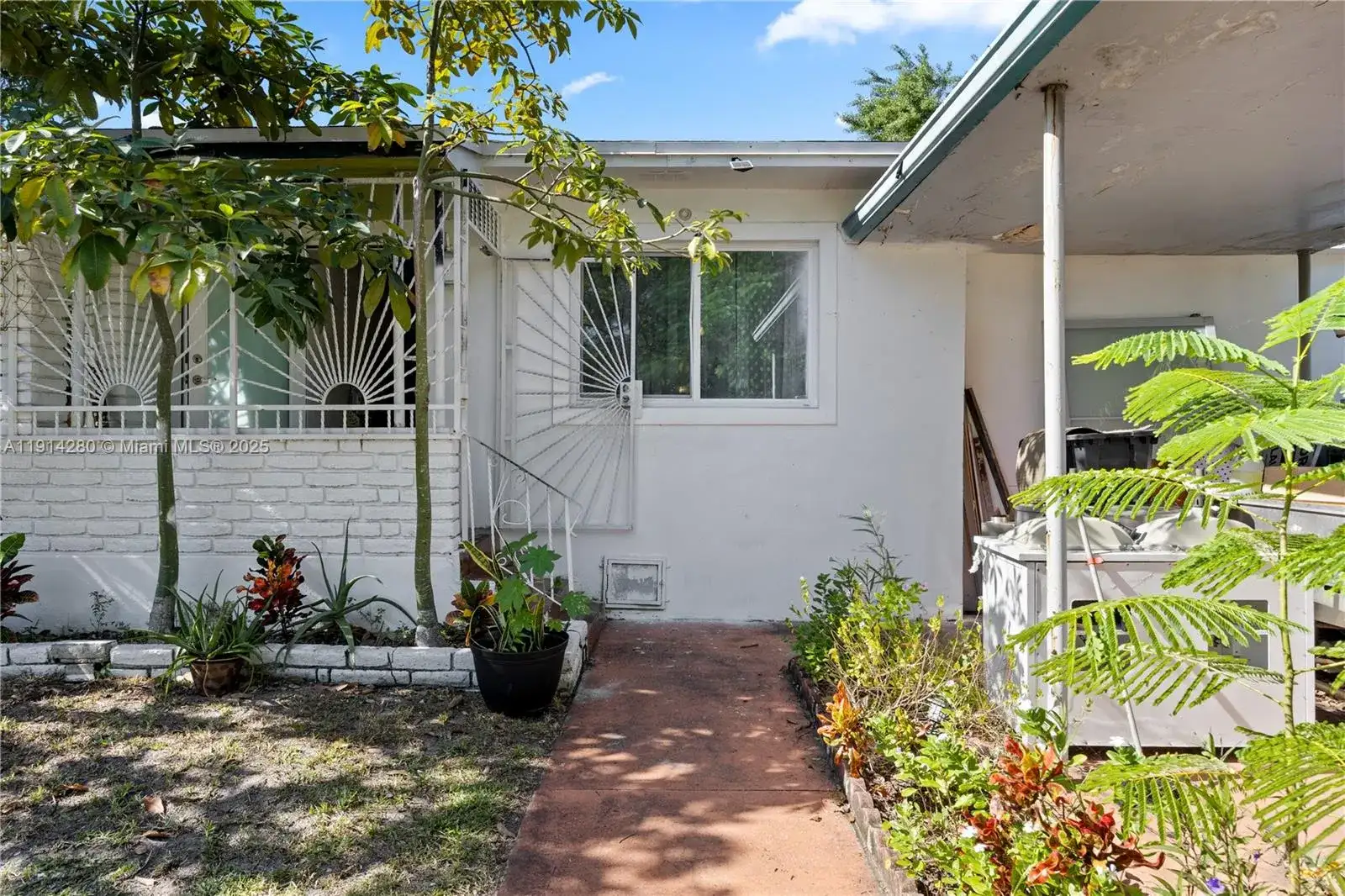 16050 NE 8th Ct, North Miami Beach FL 33162 photo 4