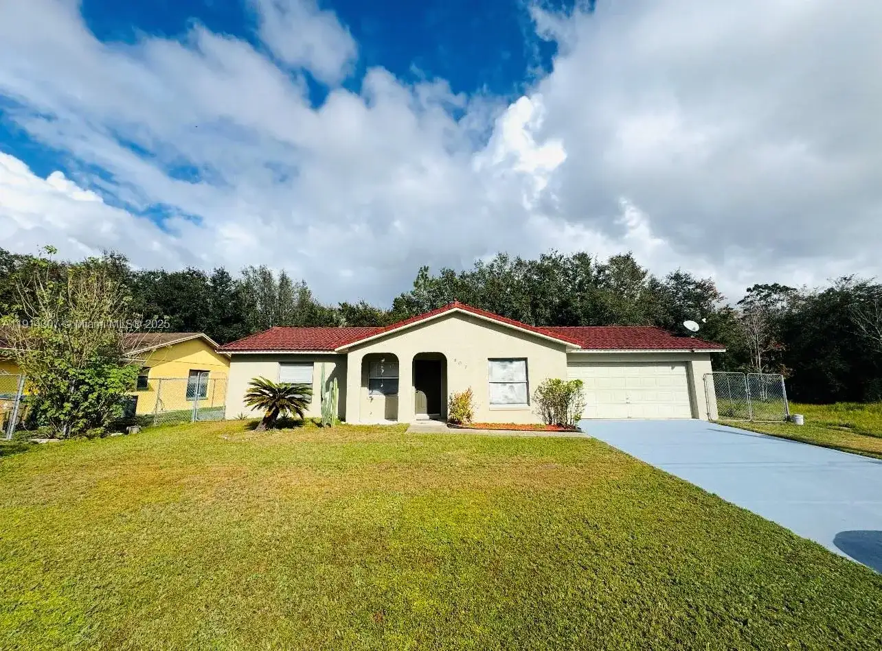 807 Mountbatten Lane, Kissimmee FL 34758 photo 2