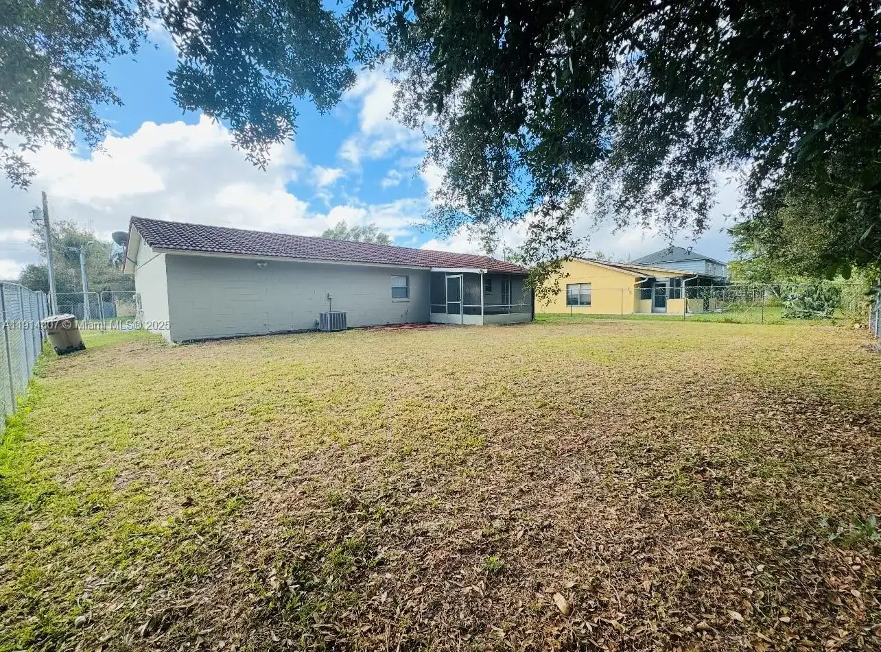 807 Mountbatten Lane, Kissimmee FL 34758 photo 3