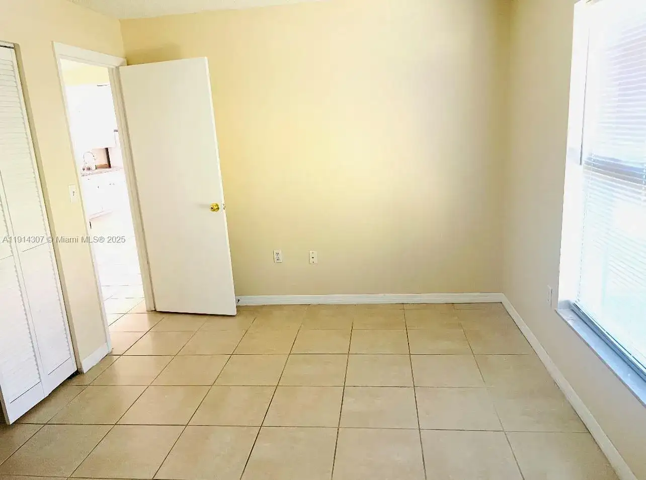 807 Mountbatten Lane, Kissimmee FL 34758 photo 4