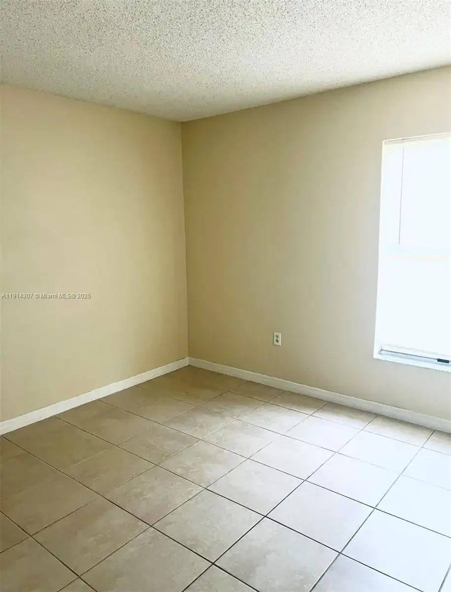 807 Mountbatten Lane, Kissimmee FL 34758 photo 5