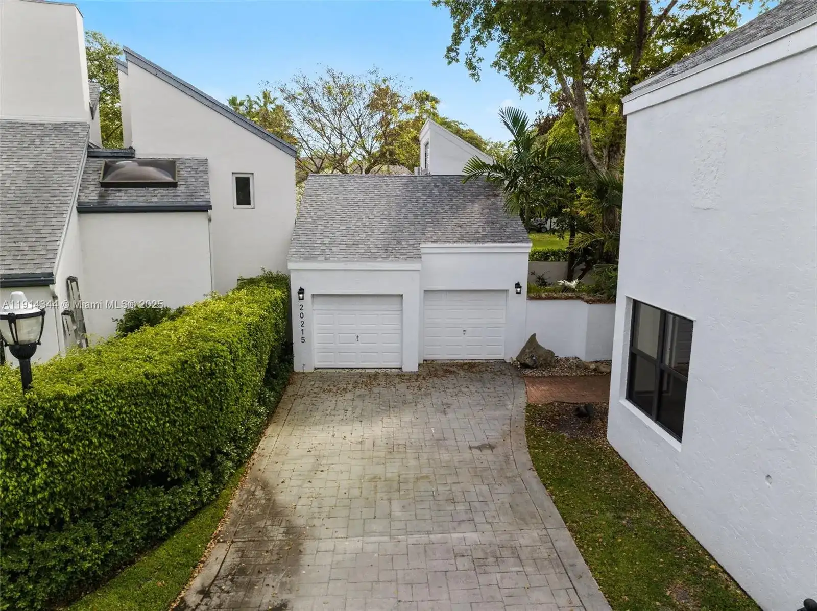 20215 W Oak Haven Cir, Miami FL 33179 photo 2