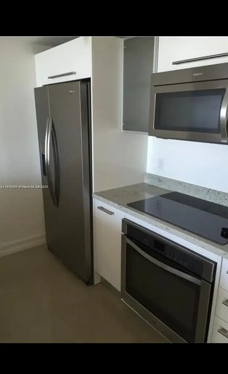 185 SW 7th St # 2505, Miami FL 33130 photo 2