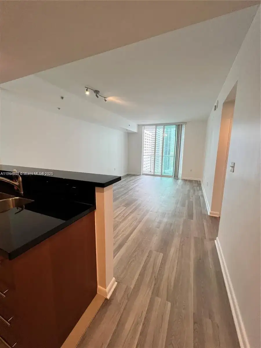 244 Biscayne Blvd # 2609, Miami FL 33132 photo 2