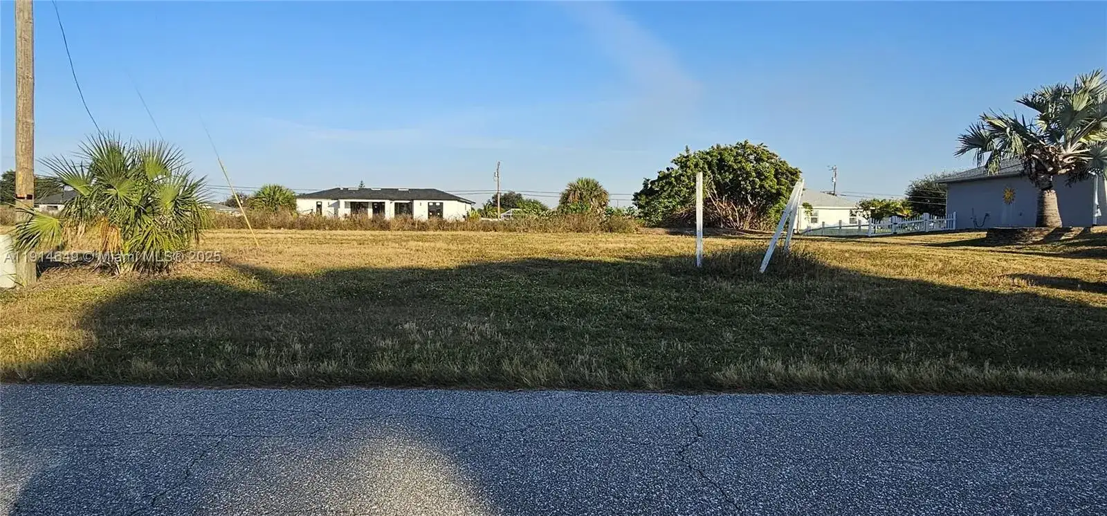 1427 NE 20 th, Cape Coral FL 33909 photo 2