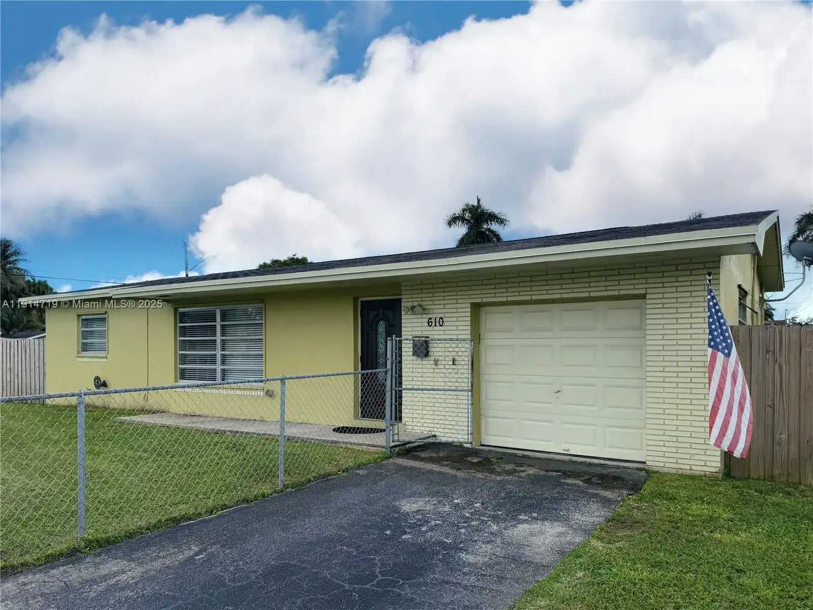 610 NW 17th St, Homestead FL 33030 photo 2
