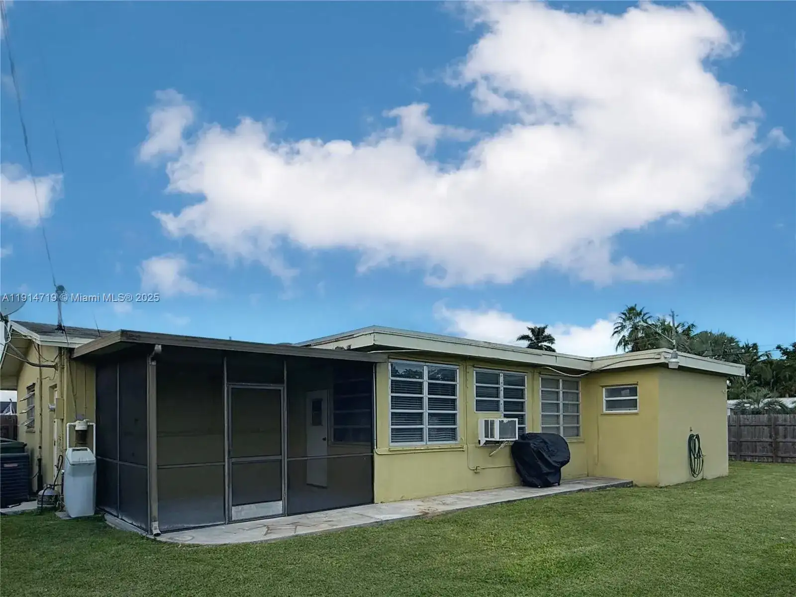610 NW 17th St, Homestead FL 33030 photo 3