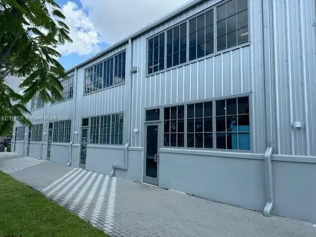 3385 Pan American Dr, Miami FL 33133 photo 2