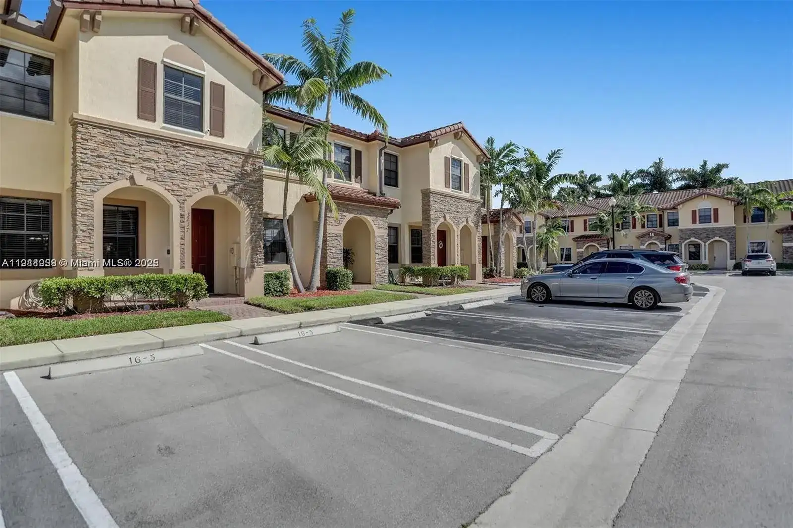 3217 SE 4th St, Homestead FL 33033 photo 4