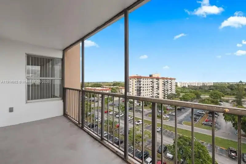 4174 Inverrary Dr # 902, Lauderhill FL 33319 photo 4