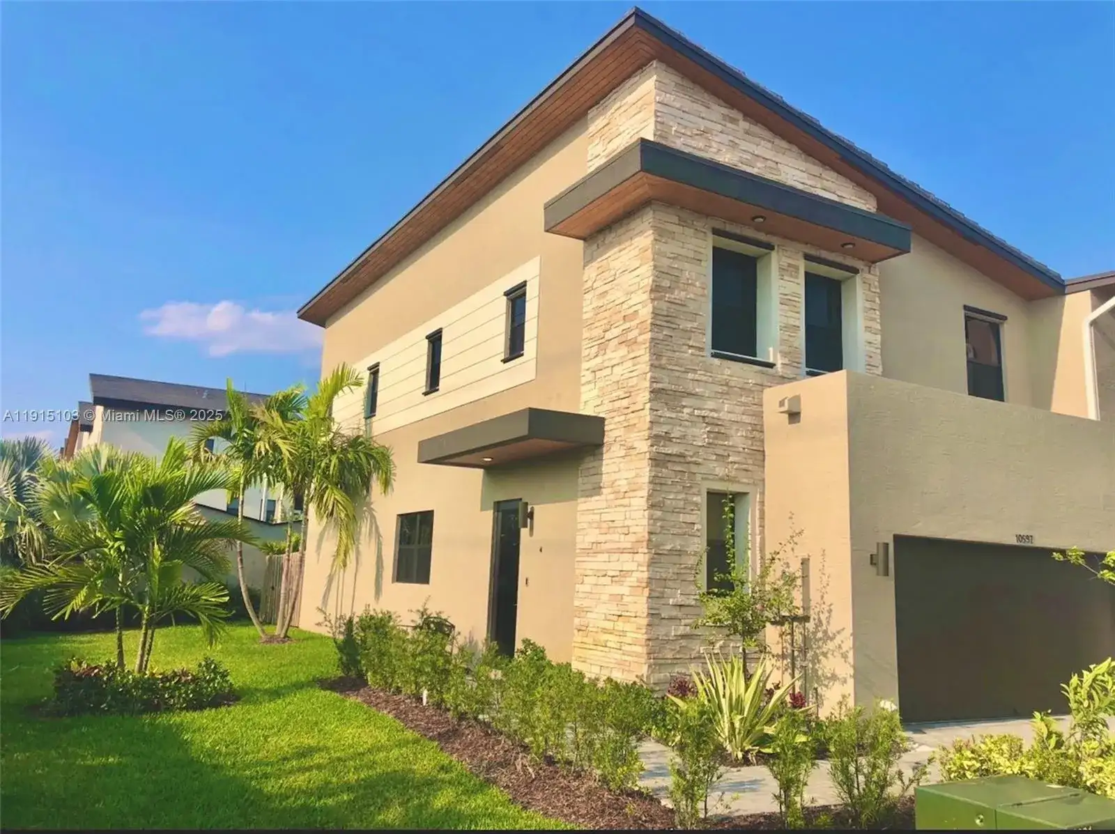 10597 NW 81st Ter, Doral FL 33178 photo 3