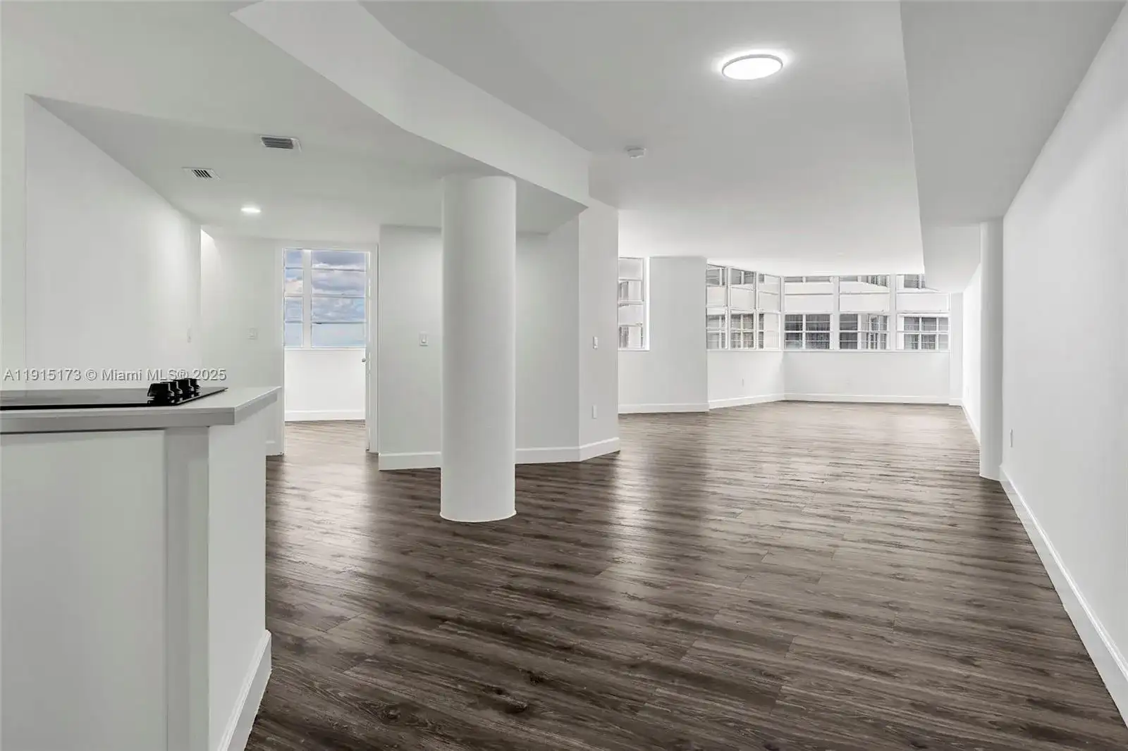 825 Brickell Bay Dr # 1942, Miami FL 33131 photo 3