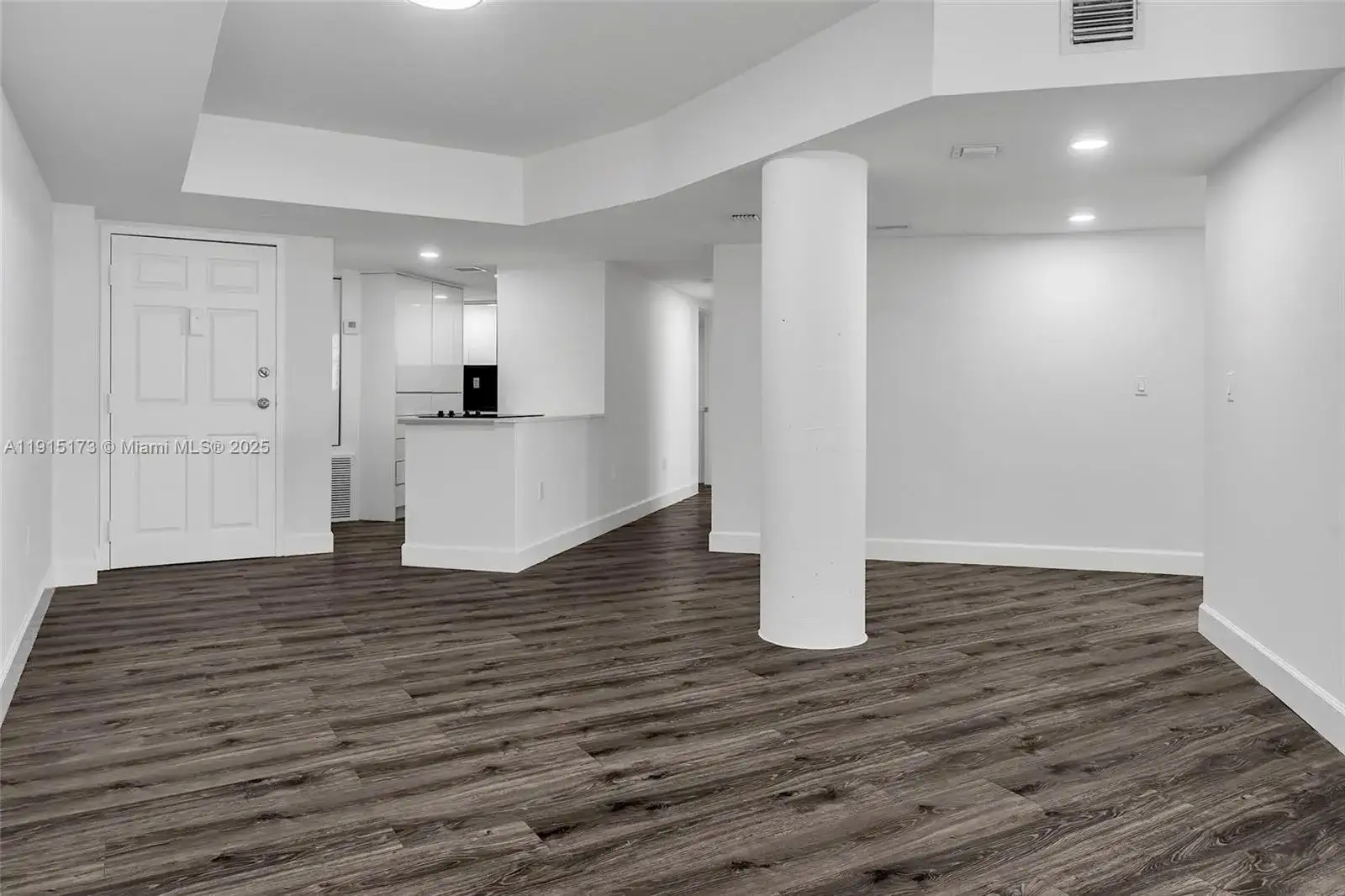 825 Brickell Bay Dr # 1942, Miami FL 33131 photo 4