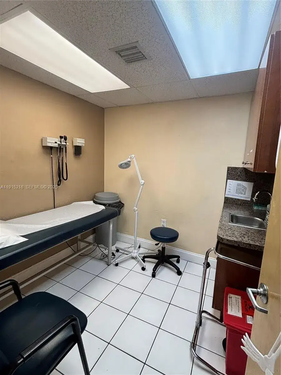 6950 NW 37th Ave, Hialeah FL 33147 photo 4
