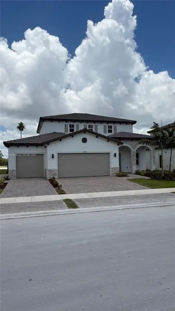 2984 SE 23rd Ave, Homestead FL 33035 photo 2