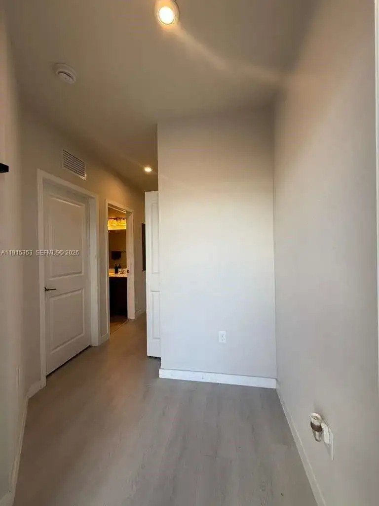 1037 NW 5th St, Florida City FL 33034 photo 4
