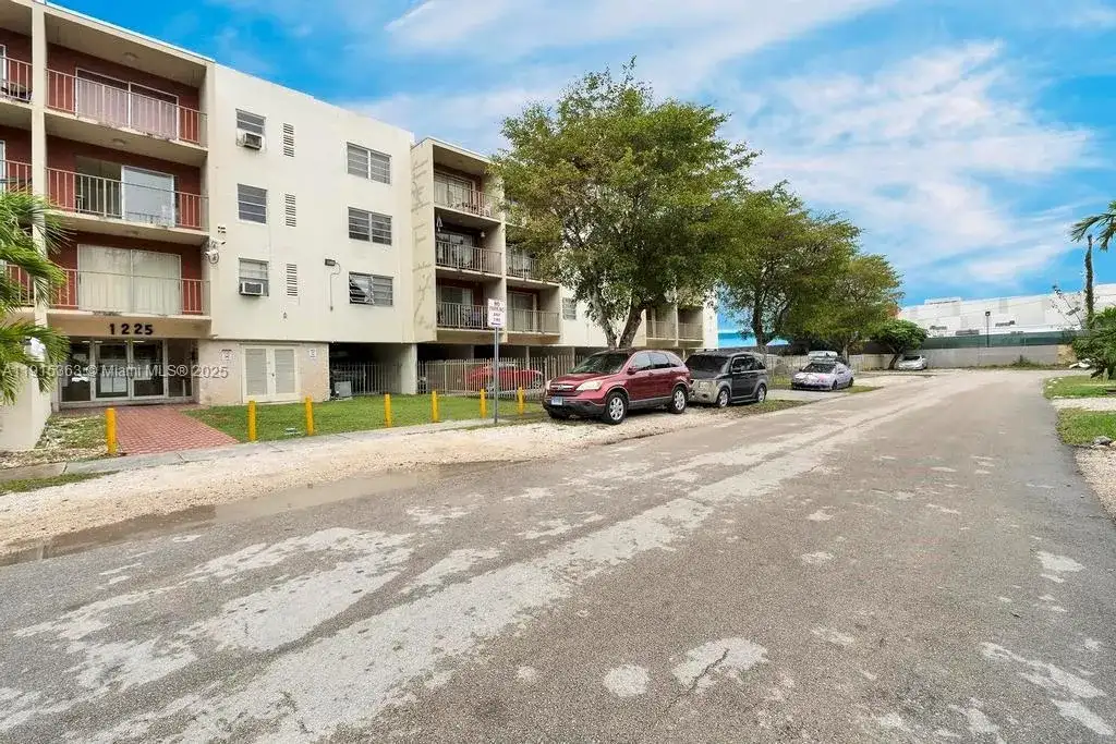 1225 NE 124th St # 42B, North Miami FL 33161 photo 3