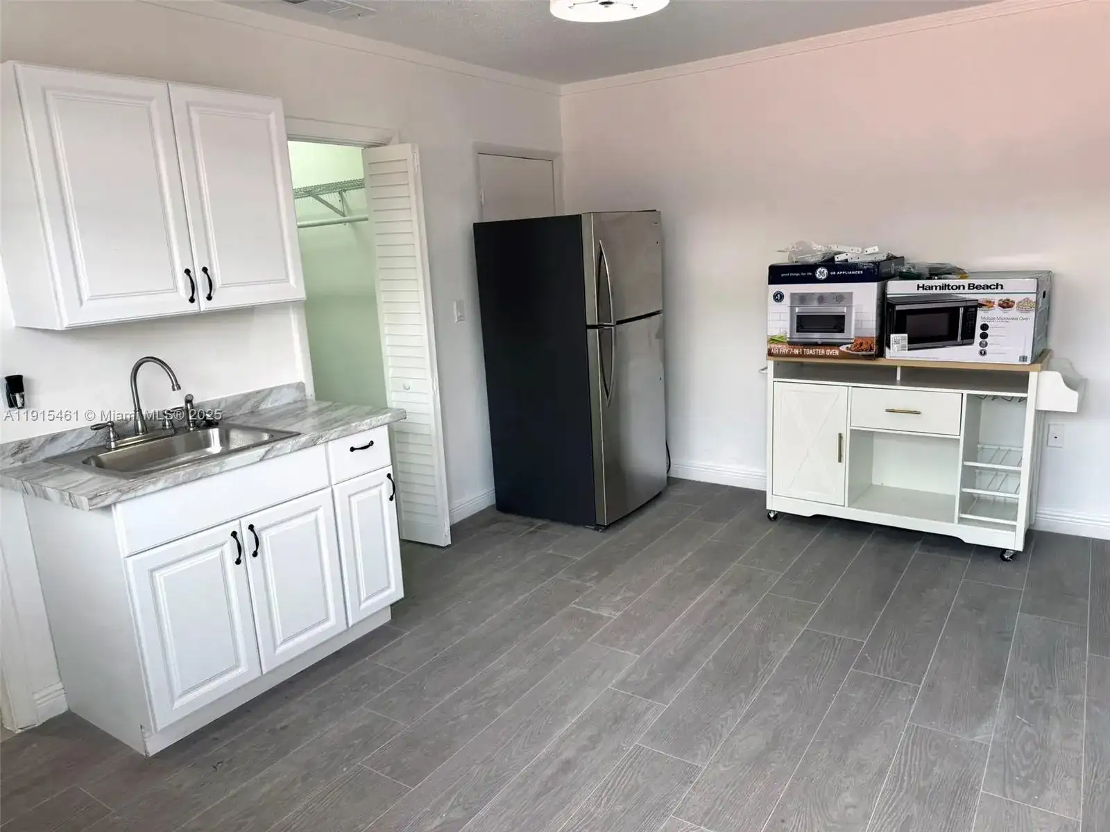 448 E 40th St # 1, Hialeah FL 33013 photo 2