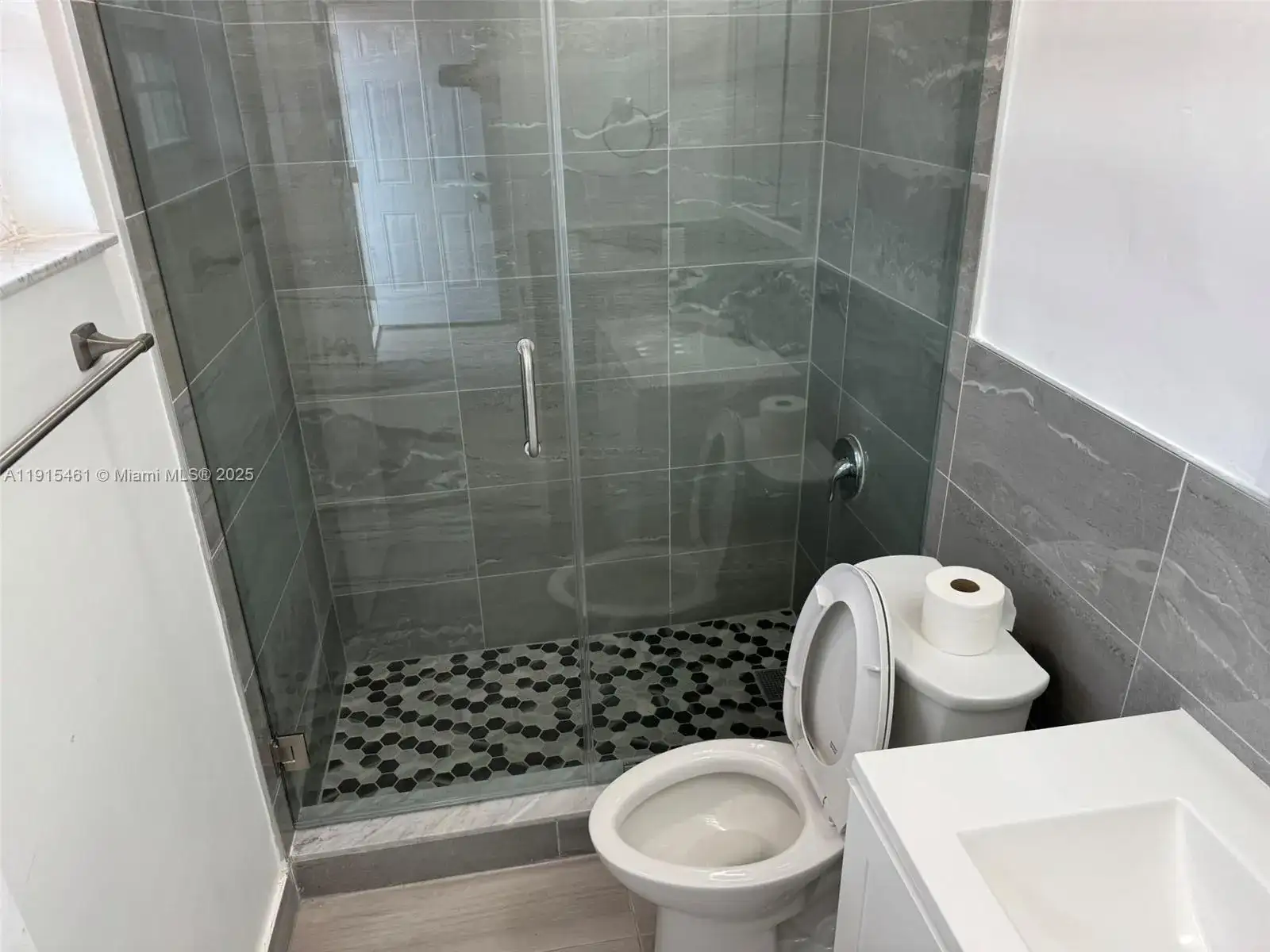 448 E 40th St # 1, Hialeah FL 33013 photo 4