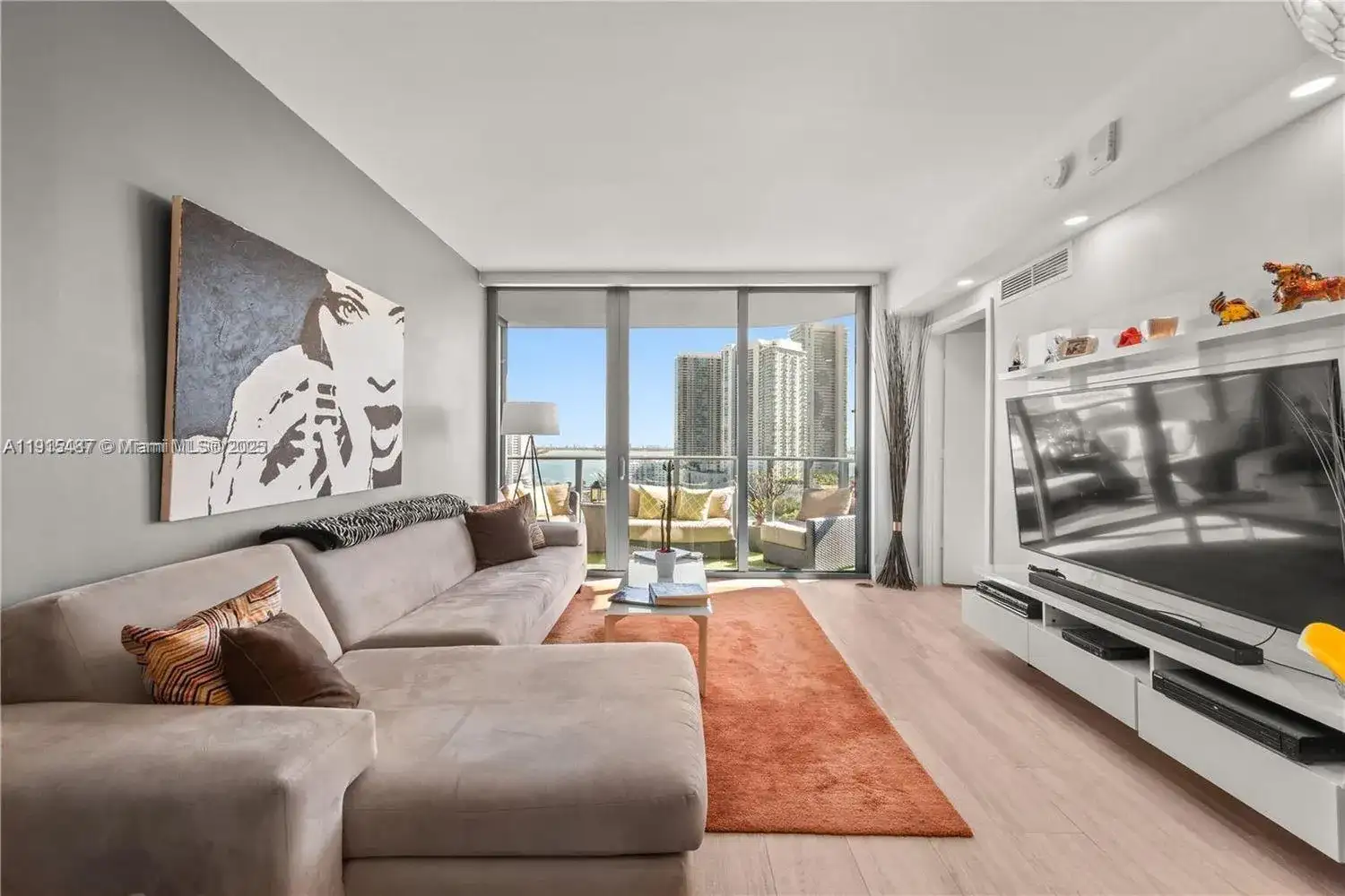 121 NE 34th St # 1705, Miami FL 33137 photo 2