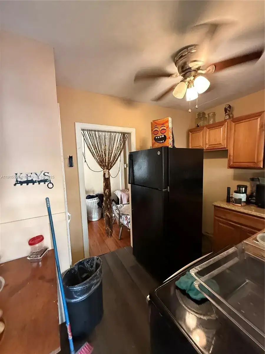 551-553 NE 133rd St, North Miami FL 33161 photo 3