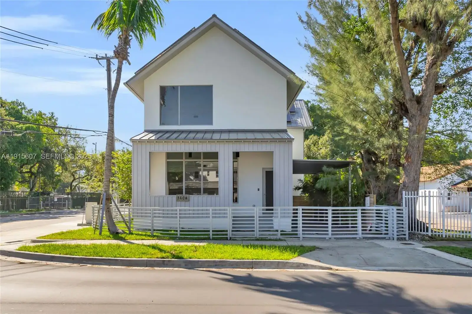 3604 Day Ave, Miami FL 33133 photo 2