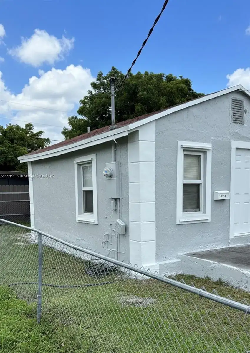 2103 NW 57th St, Miami FL 33142 photo 2