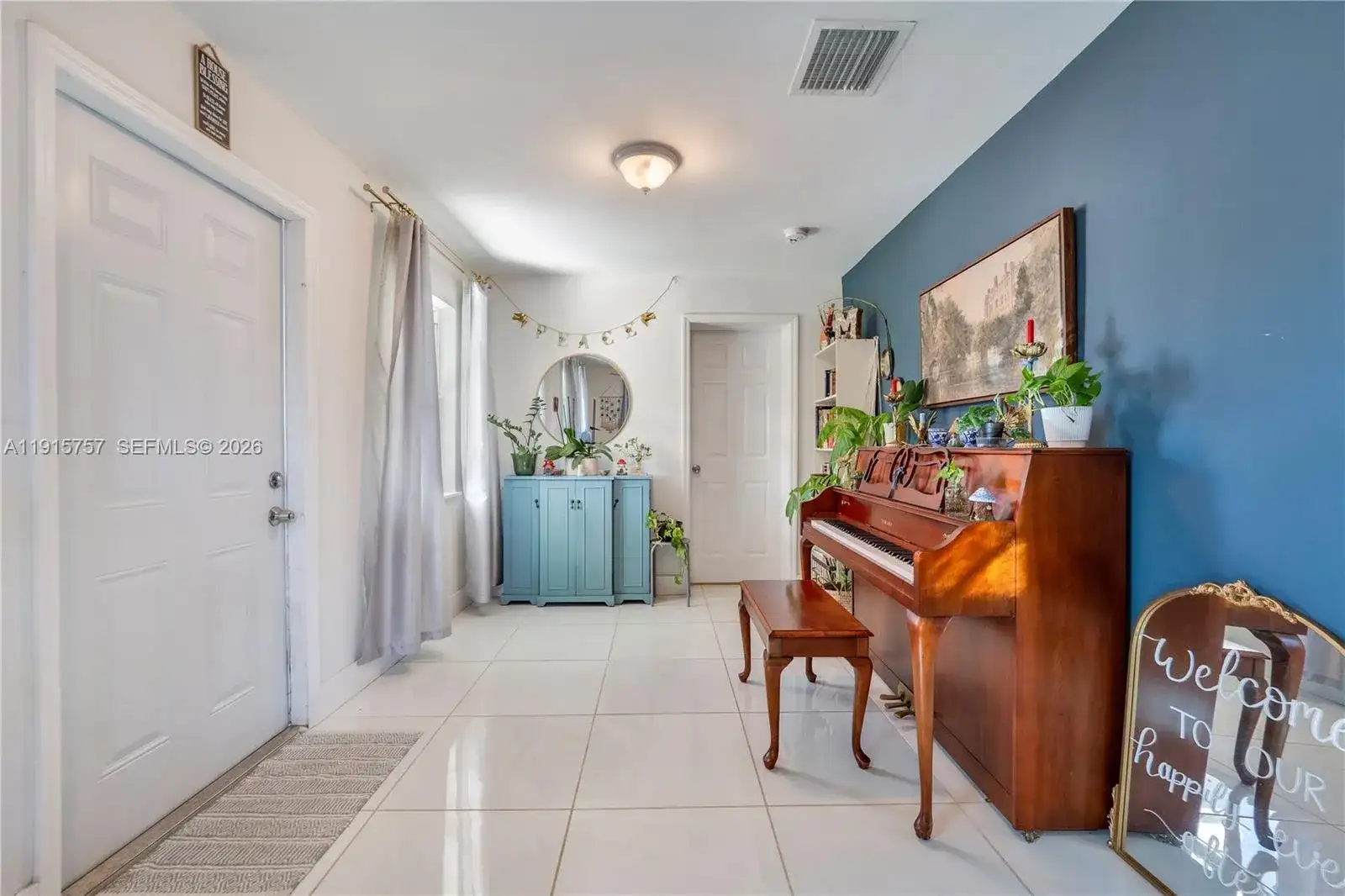 827 NW 114th St, Miami FL 33168 photo 2